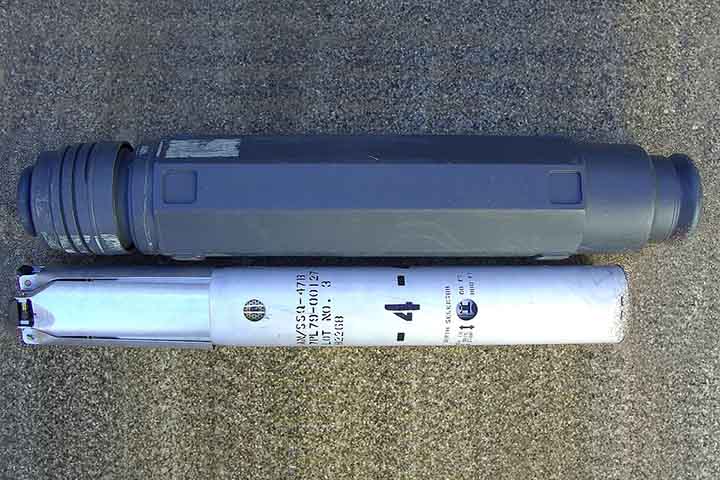 Além disso, pilotos da Força Aérea Britânica destacaram que o Yantar direcionou lasers contra suas aeronaves, uma ação que o secretário de Defesa descreveu como 