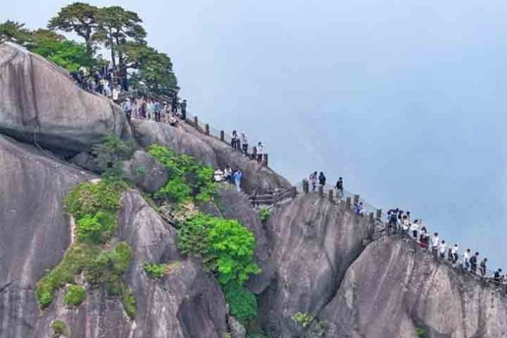 Pico Tiandu: trilha de 3.888 degraus, Huangshan, China - Reprodução de Instagram