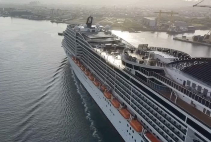 MSC Preziosa - Reprodução/Drone Fox