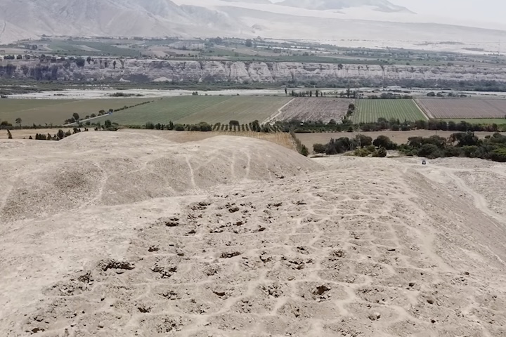 Segundo o Archaeology News, os pesquisadores enfatizam que o sÃ­tio deve ser interpretado dentro de seu contexto cultural, descartando explicaÃ§Ãµes fantasiosas.