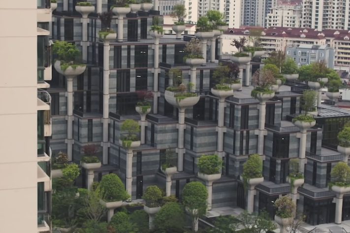 'Sky Gardens', Megacomplexo com mil árvores em colunas chama a atenção em Xangai, na China - Reprodução/YouTube