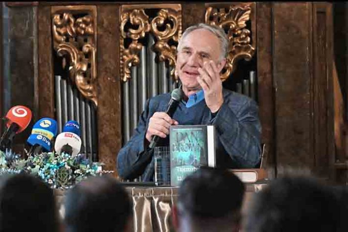 Perfil do escritor Dan Brown