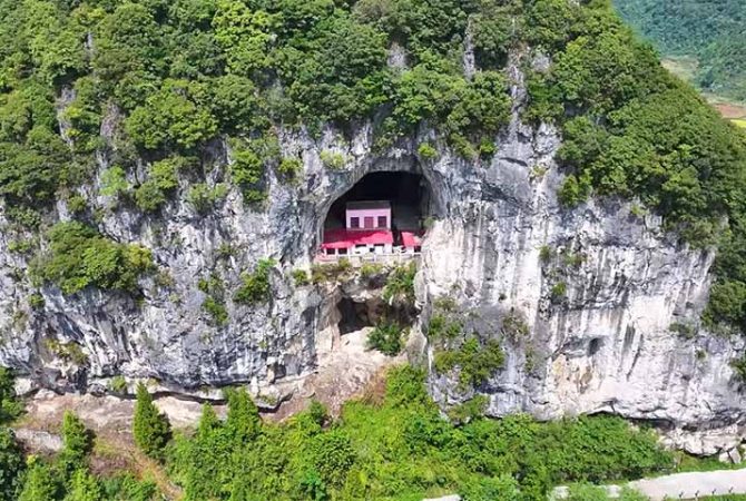 A história misteriosa da monja que vive há 10 anos isolada em caverna na China