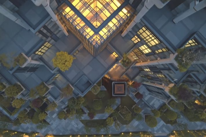 'Sky Gardens', Megacomplexo com mil árvores em colunas chama a atenção em Xangai, na China - Reprodução/YouTube