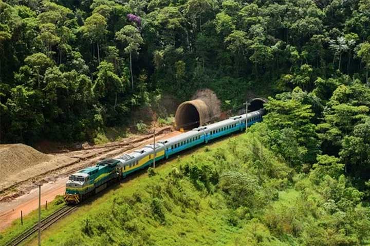 Vitória-Minas: conheça o único trem diário de passageiros de longa distância do Brasil