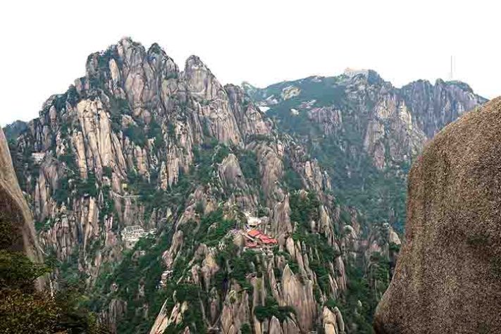 Huangshan- Pico Tiandu: trilha de 3.888 degraus, Huangshan, China - TDe-Shao Liu/Wikimédia commons