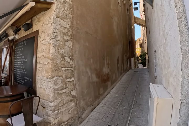 No topo do platô, a 