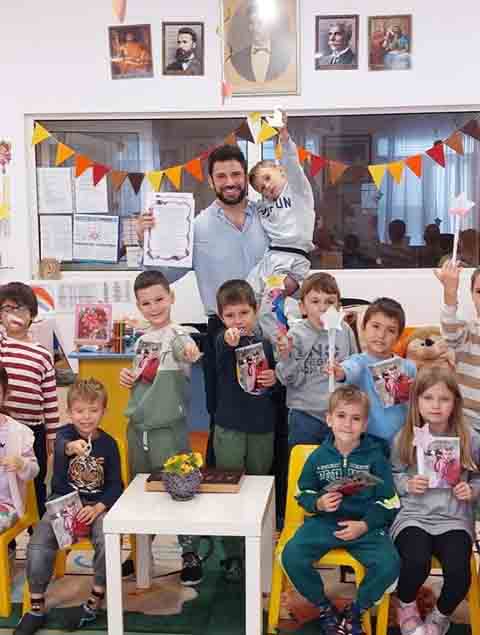 Quase duas décadas depois, o artista segue um caminho completamente diferente.