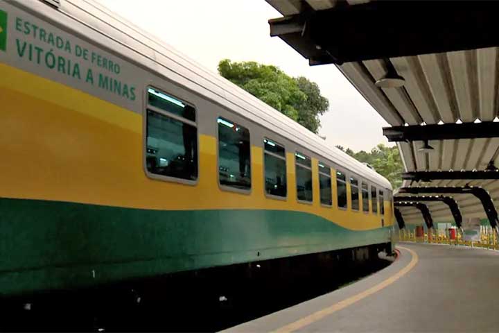 Ele mostra que, entre montanhas, matas e curvas do Rio Doce, ainda há espaço para viagens que valorizam o tempo, a paisagem e a história dos trilhos.
