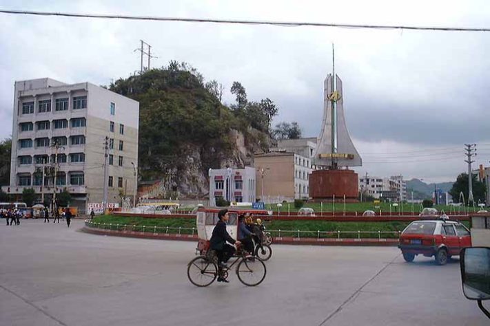 Anshun (Guinzhou) - Dragon Palace (Longgong) Scenic Area, município de Anshun - Reprodução do Flickr Peter Van den Bossche