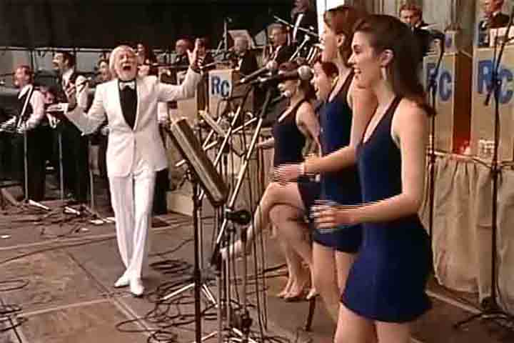 Suas músicas embalavam festas familiares, bailes e programas de TV, e seus discos se tornaram presença constante nas estantes e vitrolas das casas do país. 
