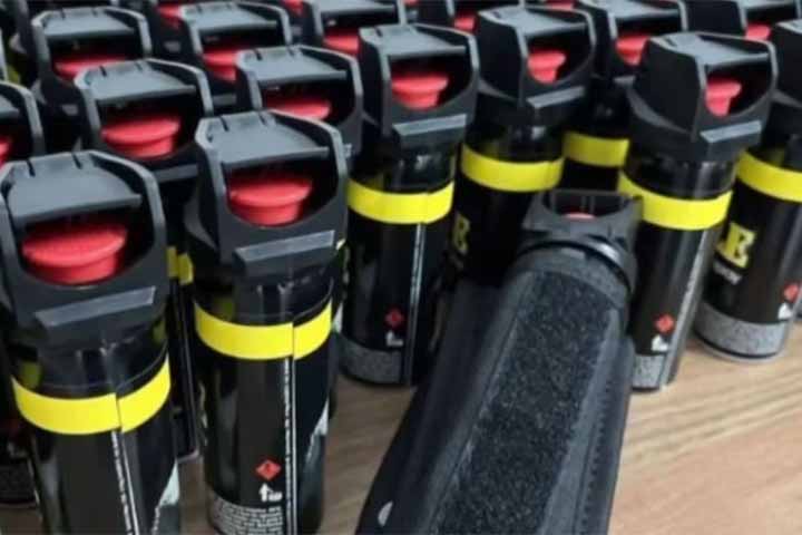 O texto também define parâmetros inéditos no país sobre o tamanho e a classificação dos frascos. Para uso civil, as embalagens não poderão ultrapassar 70 gramas, enquanto frascos acima de 50 ml serão considerados de uso restrito às forças de segurança. 
