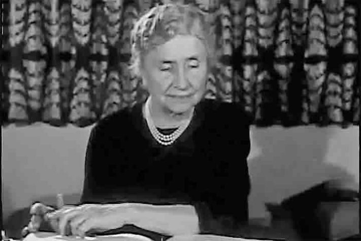 Helen Keller, a escritora surdo-cega que conquistou um bacharelado