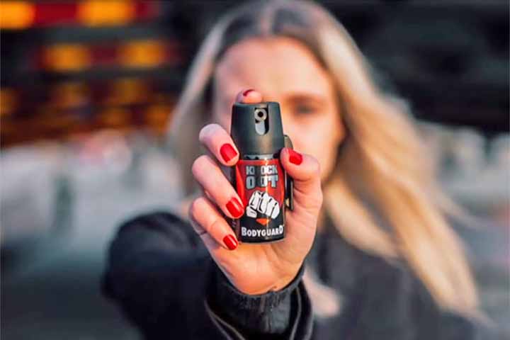 Governador do RJ sancionou lei que libera venda de spray de pimenta para mulheres - Reprodução de Youtube