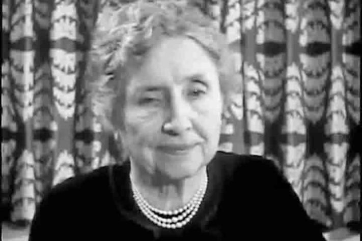 Helen Keller, a escritora surdo-cega que conquistou um bacharelado