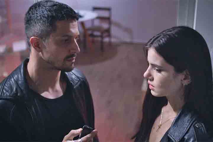 Depois, viveu o investigador Cristiano em “Verdades Secretas II” (2021), personagem envolvido em tramas de mistério e desejo, e foi aos palcos com o espetáculo “O Alienista”, interpretando o icônico Simão Bacamarte da obra literária de Machado de Assis
