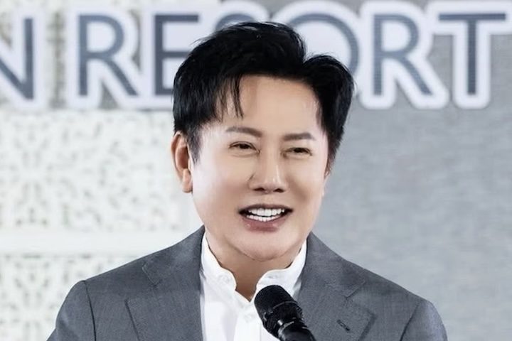 O presidente também informou que a participação de Itsaragrisil será restringida até o fim da competição, que está agendada para o dia 21 de novembro em Bangkok.