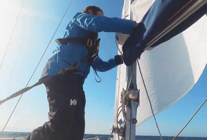 Assim como o pai, é Tamara quem ficava responsável por toda a manutenção do barco. Ela contou que o medo faz parte das viagens e está sempre como ela como se fosse um 