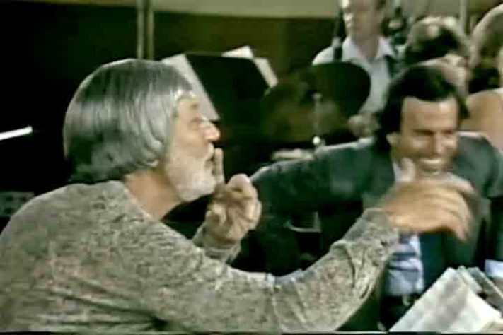 Maestro, arranjador e trombonista Ray Conniff 