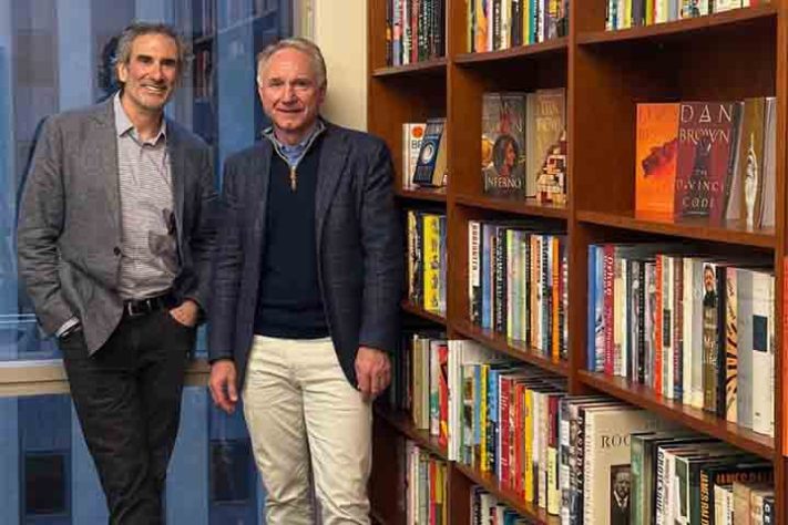 Perfil do escritor Dan Brown