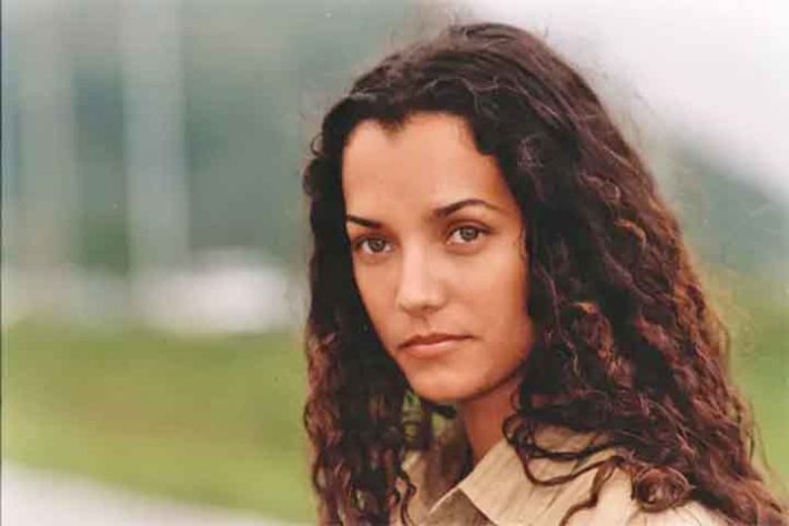 Atriz Mônica Carvalho é premiada no Ângel Film Award 2025