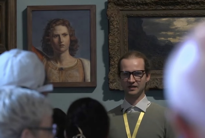 Para Brandi, a atuação como Langelinck provoca uma inversão interessante: ela desafia o habitual desequilíbrio entre a autoridade do museu — que determina o que merece ser visto — e o público. 