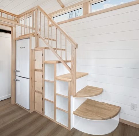 Minicasa de 26 m² tem mezanino e até banheira — Divulgação/Spindrift Homes