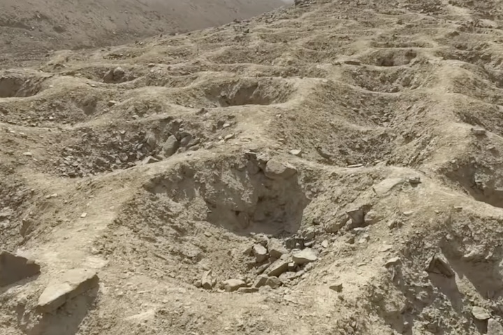 Como o pólen de milho não é facilmente transportado pelo vento, sua presença sugere que o grão foi levado até ali intencionalmente. 