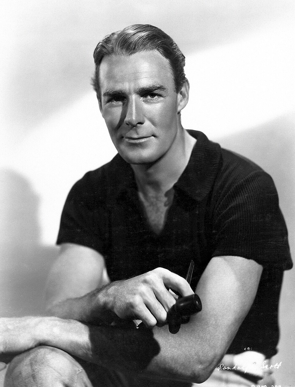 Randolph Scott – Virgínia, 23/1/1898 — Rosto clássico do western, criou heróis éticos e silenciosos. Marcou parceria com o diretor Budd Boetticher. Morreu em 1987, aos 89 anos.