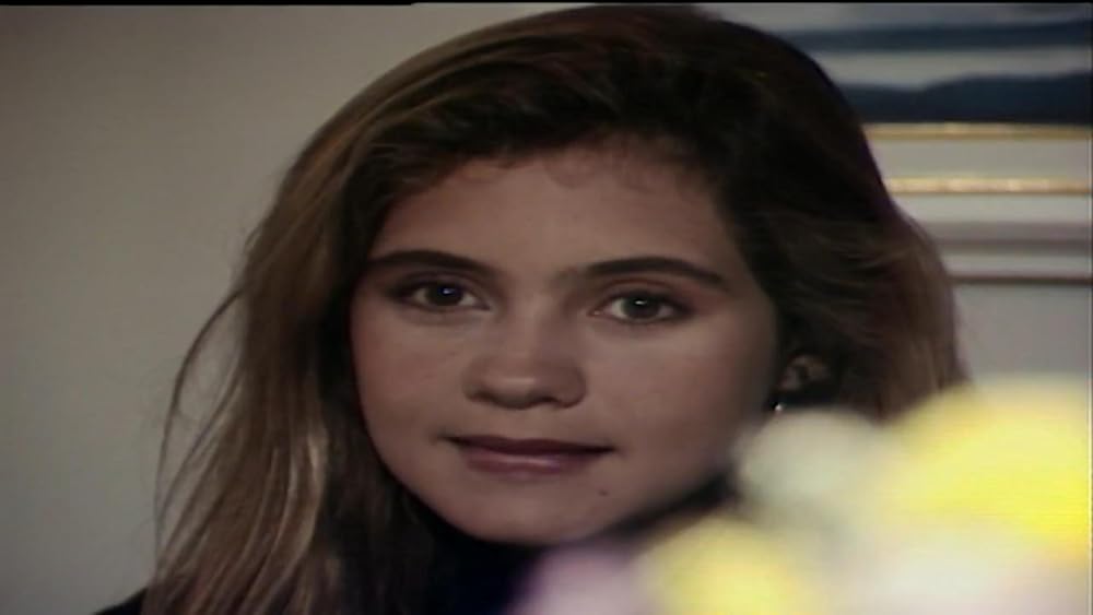 Adriana Esteves Agostinho Brichta nasceu em 15 de dezembro de 1969, na cidade do Rio de Janeiro. Ela estreou na televisão em 1988 em “Vale Tudo”, onde foi figurante.