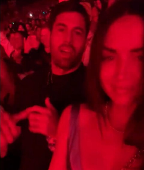 A atriz, aliás, chamara atenção após ser vista em Los Angeles acompanhada do empresário brasileiro Marcelo Valente, sócio da Babel Ventures. As imagens, divulgadas pelo site TMZ, reacenderam especulações sobre a vida amorosa da atriz.