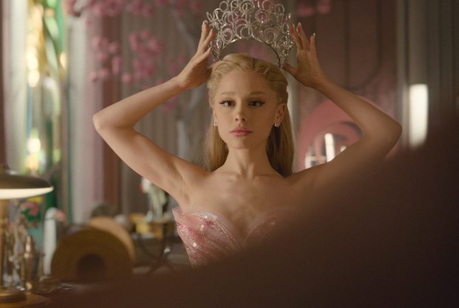 Universal explica ausência de Ariana Grande em evento de “Wicked” em SP