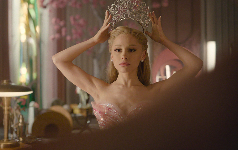 Universal explica ausência de Ariana Grande em evento de “Wicked” em SP