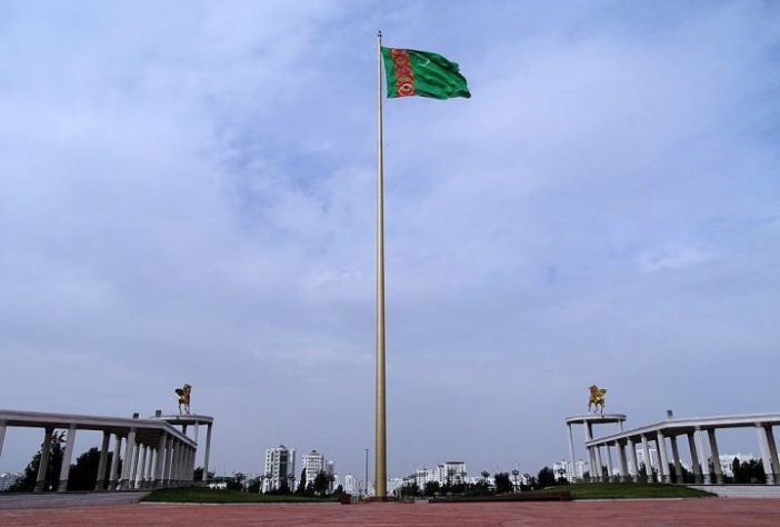 Bandeira do Turcomenistão - Wikimedia Commons/Bjørn Christian Tørrissen