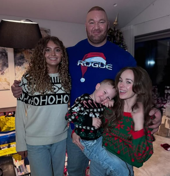 O neném nasceu com aproximadamente 21 semanas e meia de gestação, mas seu coração havia parado de bater. 