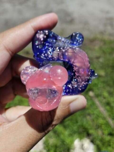 A proposta é estimular o olhar atento aos espaços urbanos e promover uma interação lúdica com a cidade. Um mapa digital mostra onde as peças já foram recolhidas e onde ainda há exemplares disponíveis. 