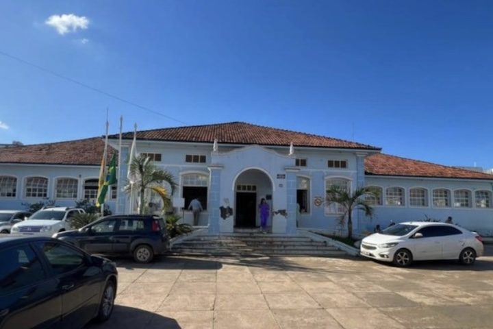 Após ser retirado, o homem foi levado pelo Samu ao Hospital Municipal de Paracatu.