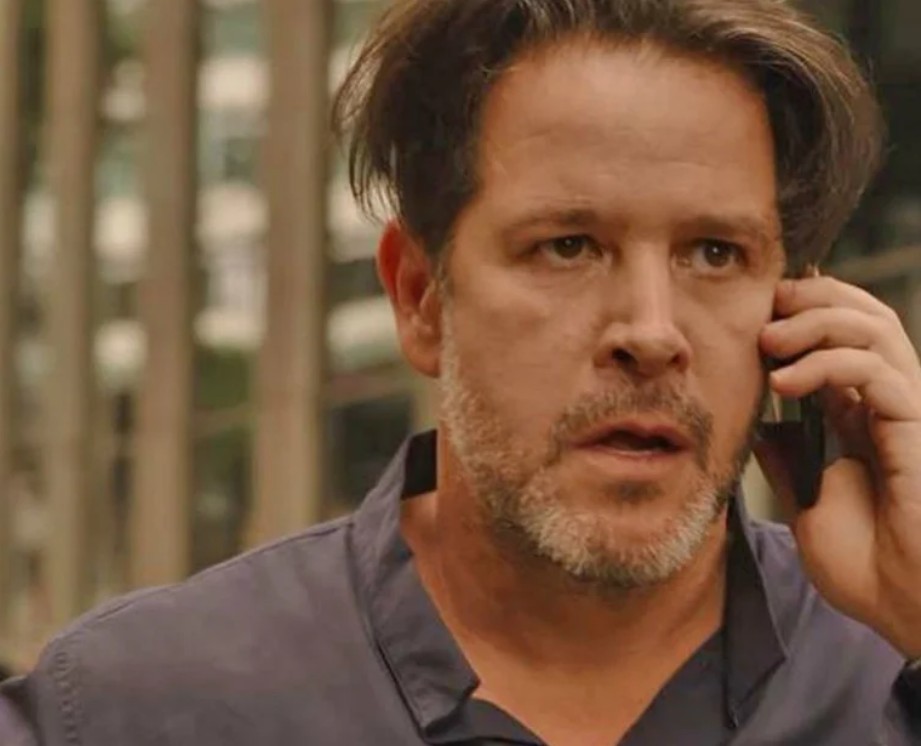 Após alguns anos dedicado a outros projetos, Murilo retornou às novelas em 2019 como Raul em “Amor de Mãe”. O personagem mantém relação afetiva com Vitória, interpretada por Taís Araújo, e é pai de Sandro, vivido por Humberto Carrão.
