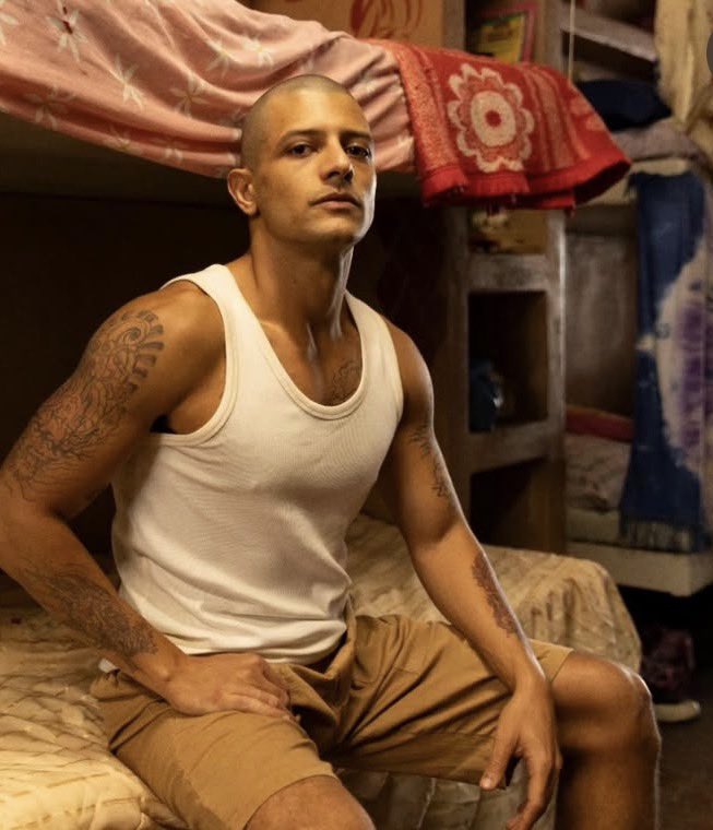 Quem dá vida a Cristian é o ator Kelner Macêdo, ator paraibano conhecido por atuações em séries e filmes nacionais, como Onde Nascem os Fortes e Cangaço Novo.-Divulgação