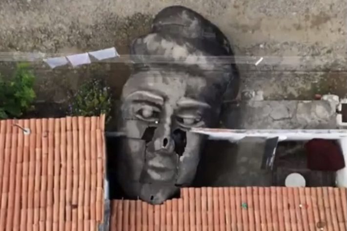 Em Caridade, no interior do Ceará, cabeça da estátua de Santo Antônio foi montada no chão e nunca foi unida ao corpo — Reprodução/TV Globo