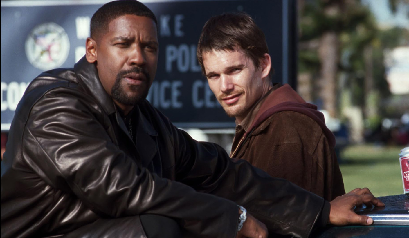 <p>Em 2001, atuou em “Dia de Treinamento” como o policial novato Jake Hoyt, ao lado de Denzel Washington. Sua interpretação rendeu sua primeira indicação ao Oscar de Melhor Ator Coadjuvante no ano seguinte.</p>
