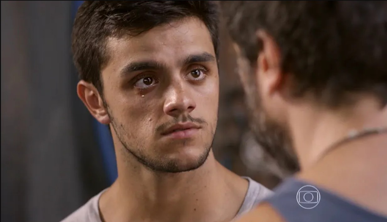 Sua estreia na televisão aconteceu em 2013, na novela “Flor do Caribe”, da TV Globo. No ano seguinte, interpretou “Cobra” em “Malhação: Sonhos”.
