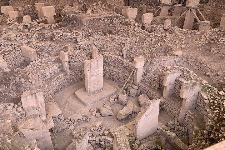 “Nosso objetivo é administrar o interesse global em Göbeklitepe de forma sustentável, garantindo que o local permaneça protegido e, ao mesmo tempo, permitindo que as pessoas vivenciem sua herança única”, disse Ersoy. 