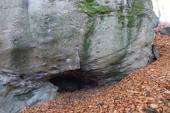 Grota - Wikimedia Commons/Jerzy Opioła