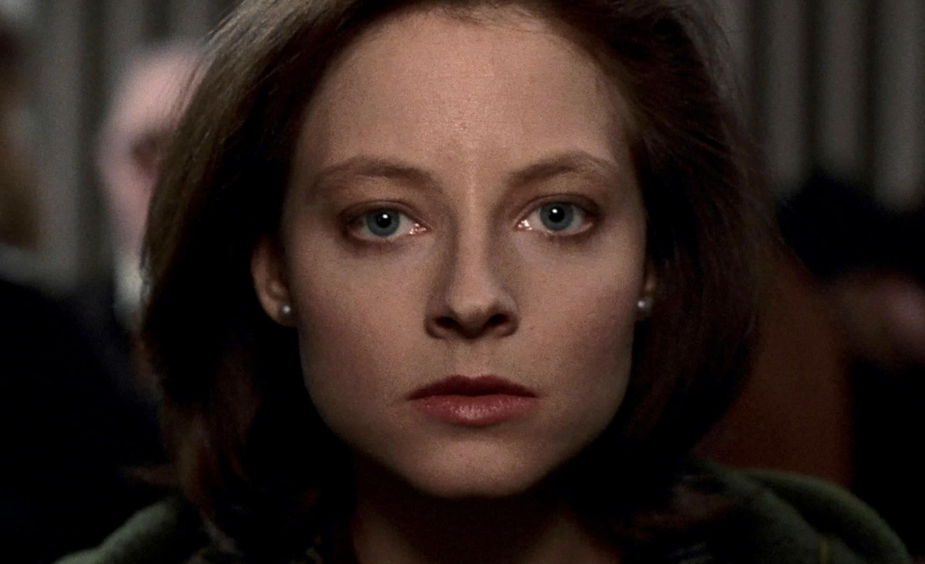 Outro marco na carreira surgiu com “O Silêncio dos Inocentes” em 1991, no qual interpretou a agente do FBI Clarice Starling, que investiga o serial killer “Buffalo Bill” com a ajuda do médico Hannibal Lecter. Esse filme conquistou os “Big Five” no Oscar: Melhor Filme, Diretor, Ator, Atriz e Roteiro Adaptado
