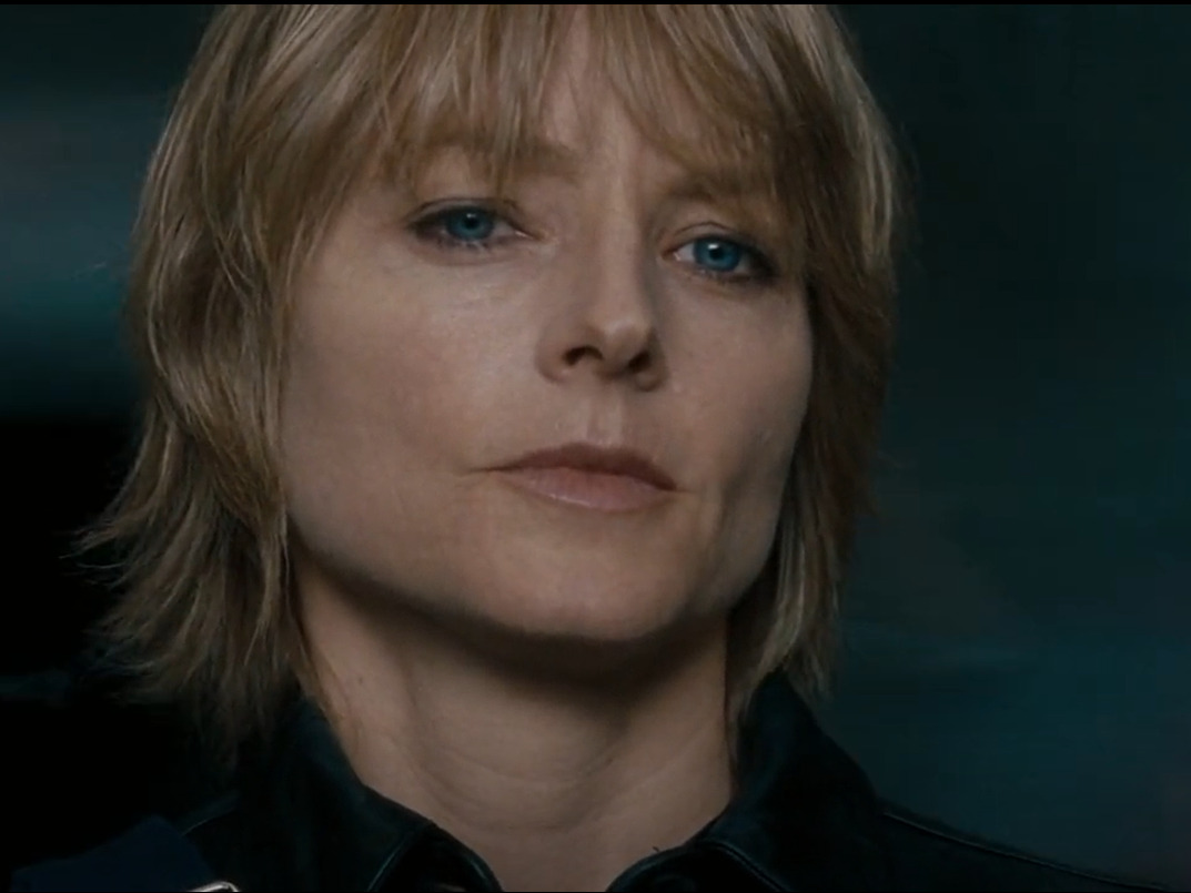 Curiosidade: Por muitos anos, seus filhos acreditaram que ela trabalhava em uma obra de construção civil. Foster afirmou que adotou essa explicação para preservar a rotina das crianças e evitar exposição.
