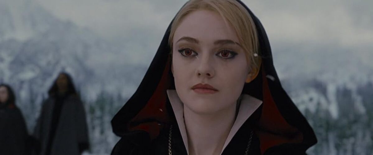 Em 2009, integrou o elenco de “Lua Nova”, segundo filme da “Saga Crepúsculo”, como Jane Volturi, vampira com a habilidade de provocar dor ilusória em outras pessoas. Repetiu o papel nas sequências “Eclipse”, de 2010, e “Amanhecer – Parte 2”, de 2012.