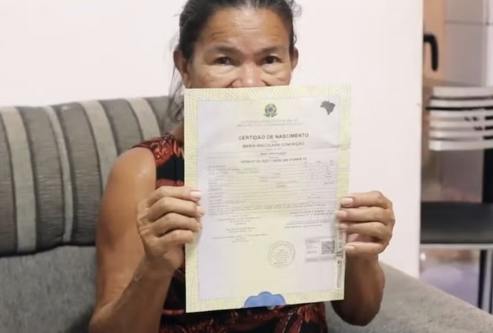 Idosa que viveu 70 anos sem documento descobriu idade por exame da arcada dentária