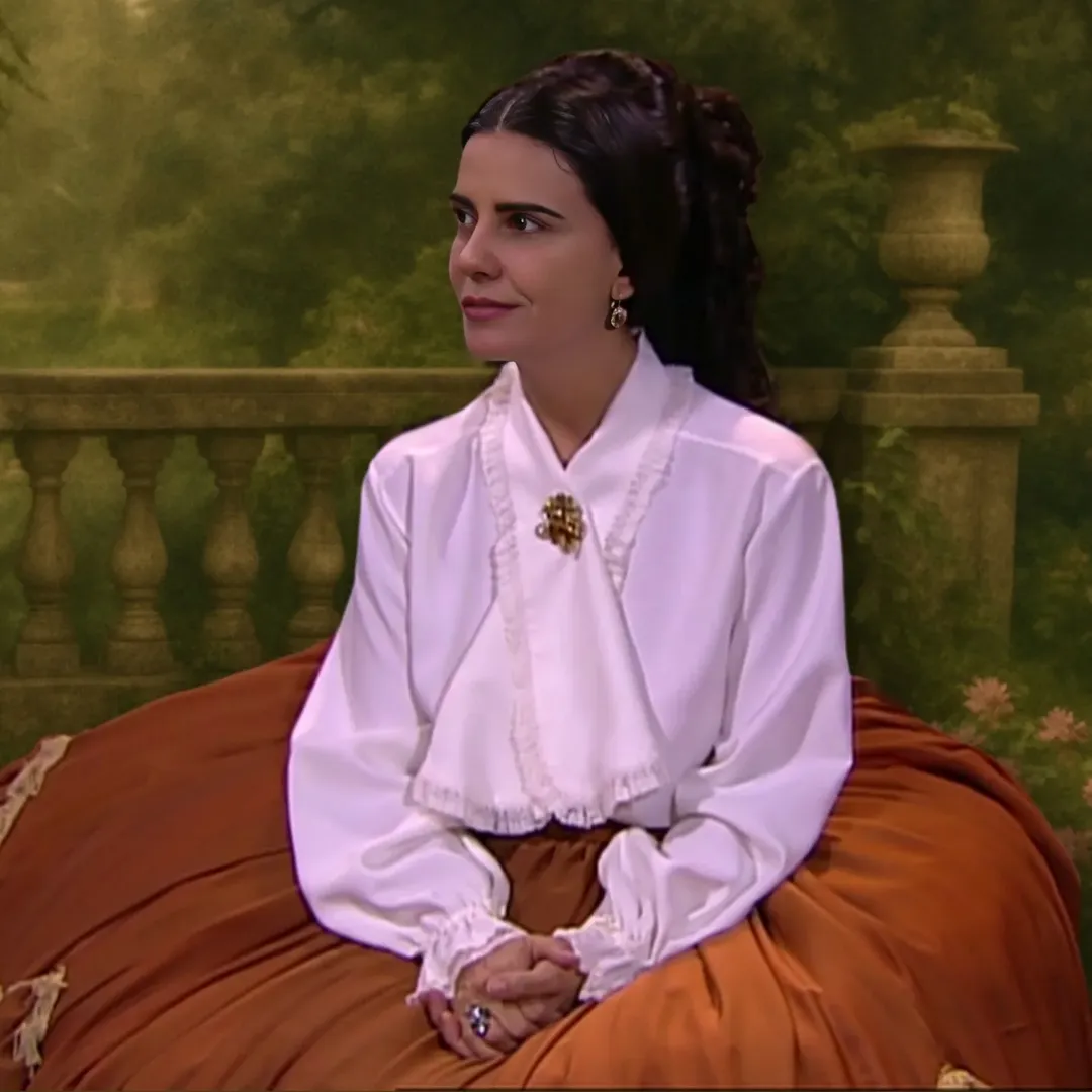 Após um período afastada, retornou à televisão em 2004 para atuar na novela “A Escrava Isaura”, da Record.


