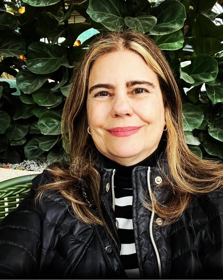 A atriz também relembra as amizades formadas na época e o assédio das ruas durante o auge das novelas, quando a audiência ultrapassava 60 pontos.
